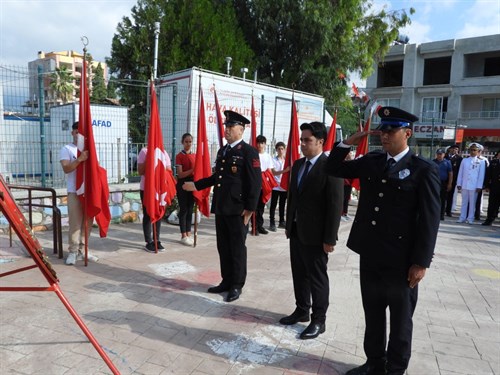 Gaziler Günü dolayısıyla çelenk sunma programı düzenlendi
